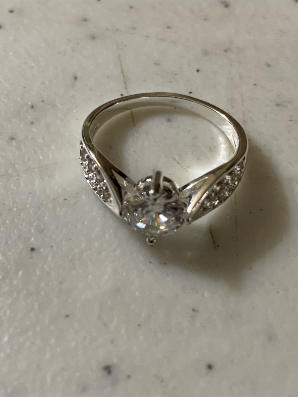 Elegant Silver Women's Fashion Ring - Picture 2 of 3
